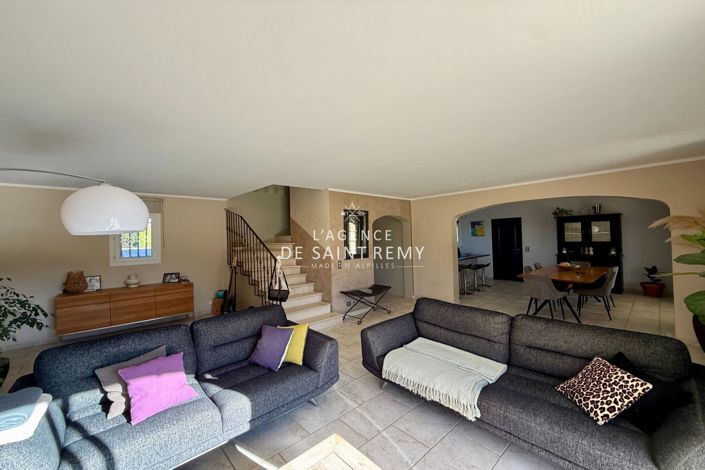 Image No.3-4 Bed House for sale