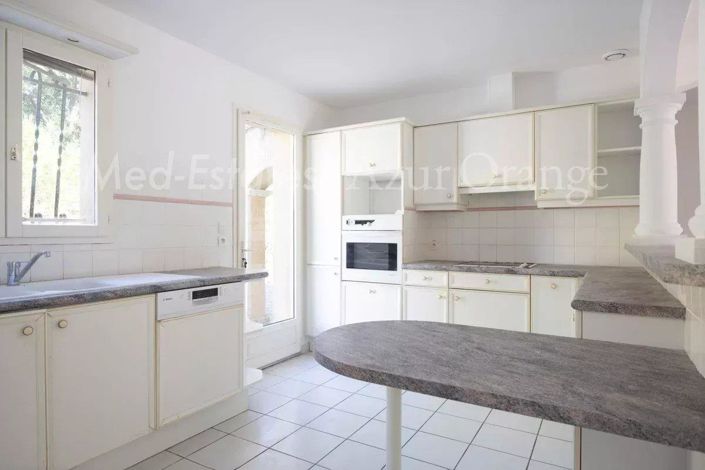 Image No.10-4 Bed House for sale