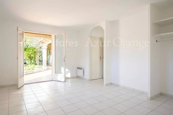 Image No.11-4 Bed House for sale