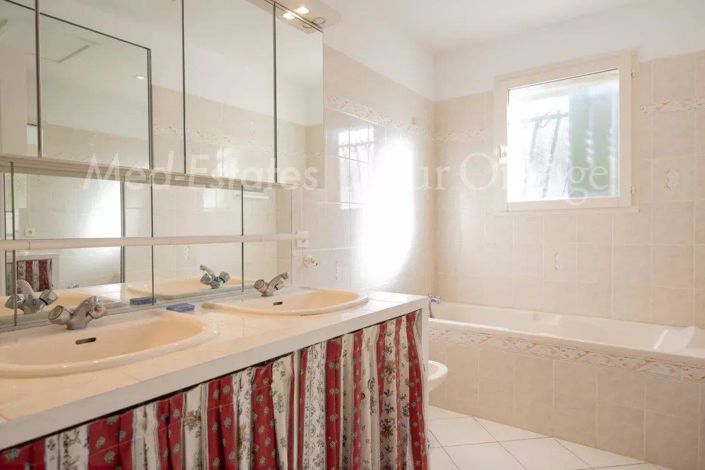 Image No.13-4 Bed House for sale