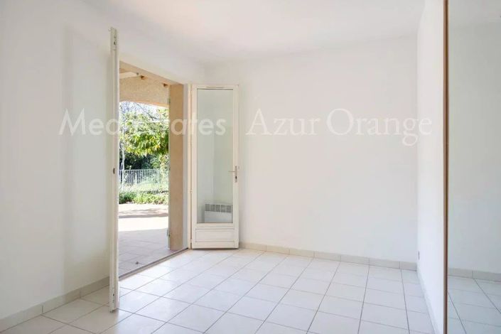 Image No.19-4 Bed House for sale