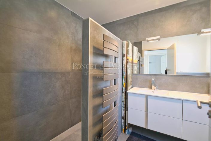 Image No.11-House for sale