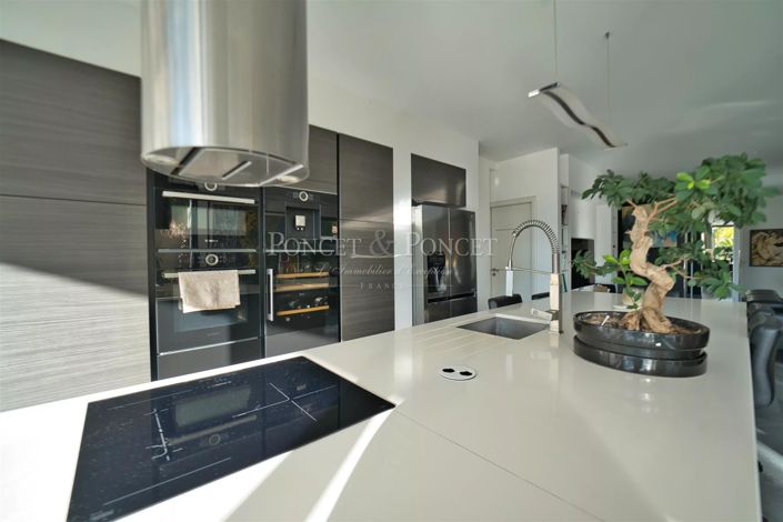 Image No.6-House for sale