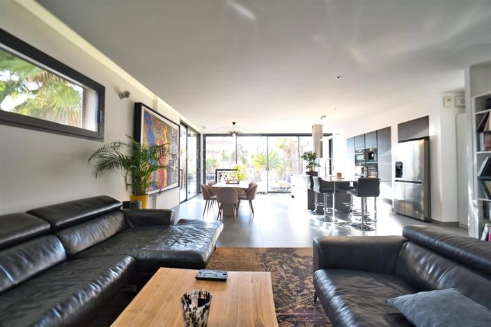 Image No.8-House for sale