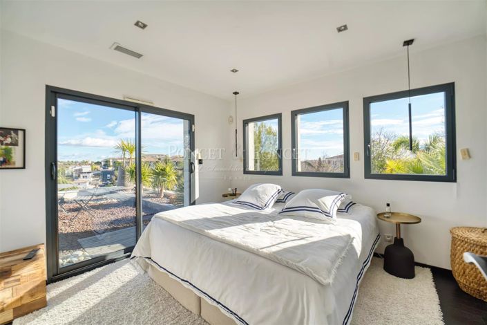 Image No.15-House for sale