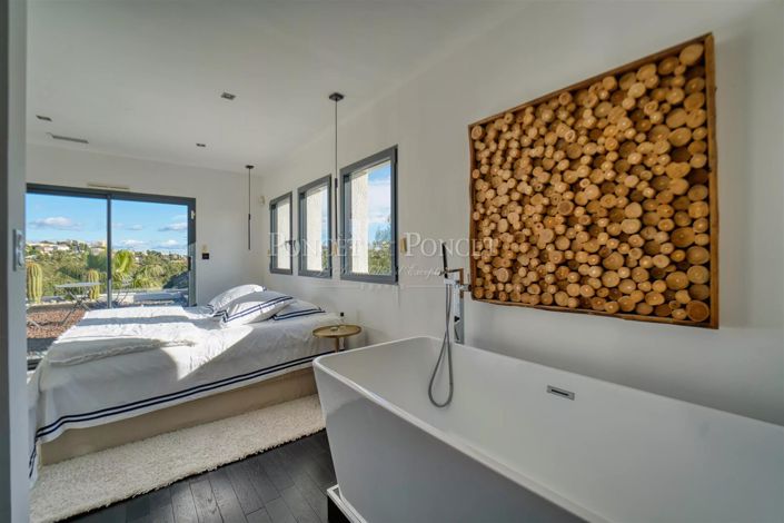 Image No.16-4 Bed House for sale