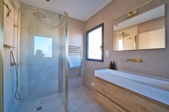 Image No.19-4 Bed House for sale