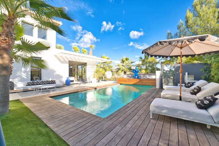 Image No.2-4 Bed House for sale