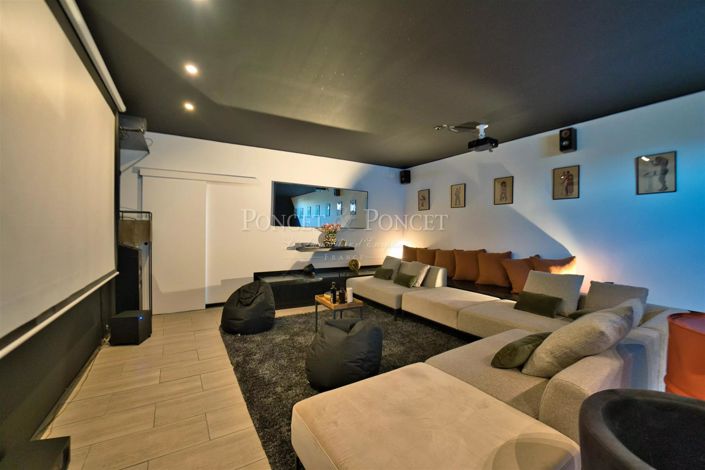 Image No.25-4 Bed House for sale