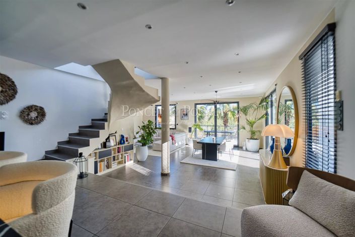 Image No.5-House for sale