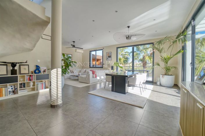 Image No.6-4 Bed House for sale