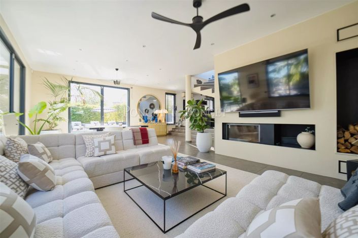 Image No.8-4 Bed House for sale