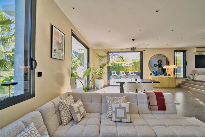 Image No.9-4 Bed House for sale