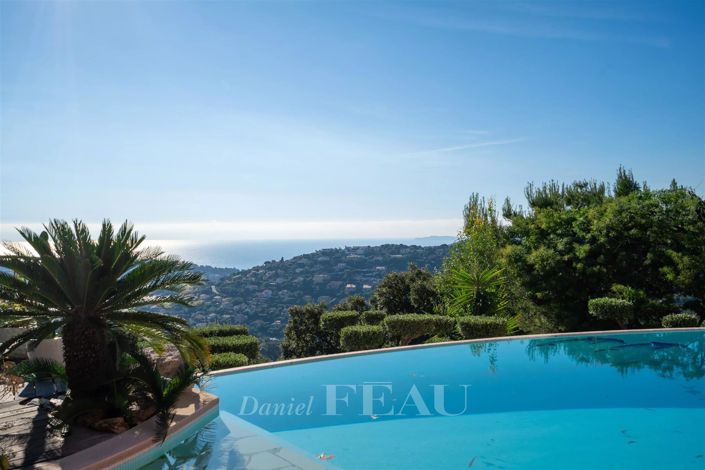 Image No.1-6 Bed House for sale