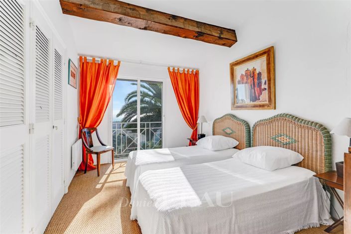 Image No.11-6 Bed House for sale