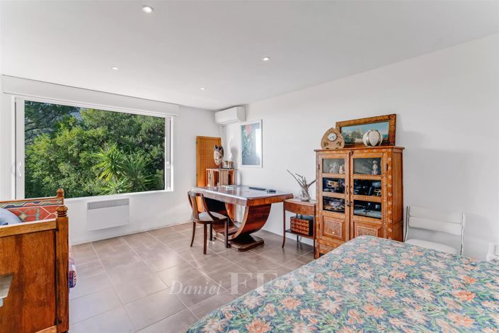 Image No.13-6 Bed House for sale