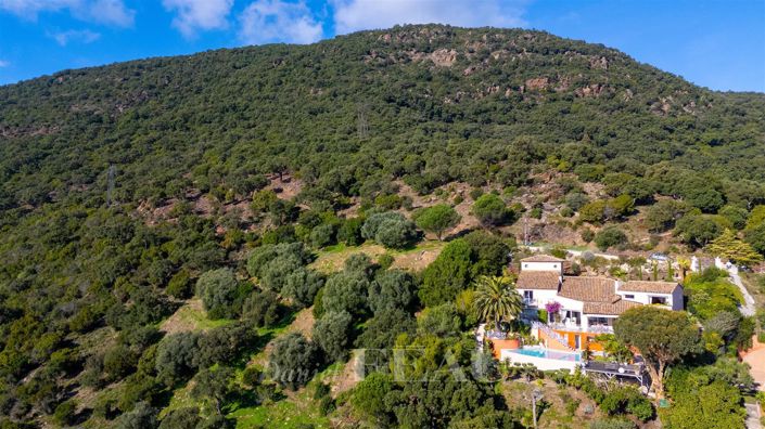 Image No.4-6 Bed House for sale