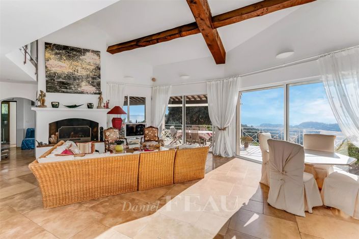 Image No.9-6 Bed House for sale