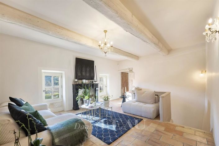 Image No.11-7 Bed House for sale