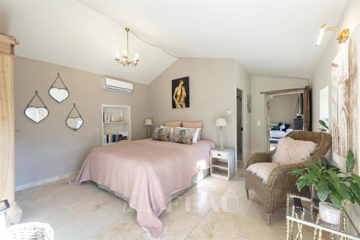 Image No.12-7 Bed House for sale