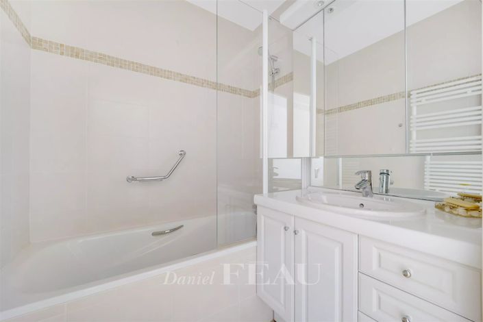 Image No.11-1 Bed Apartment for sale