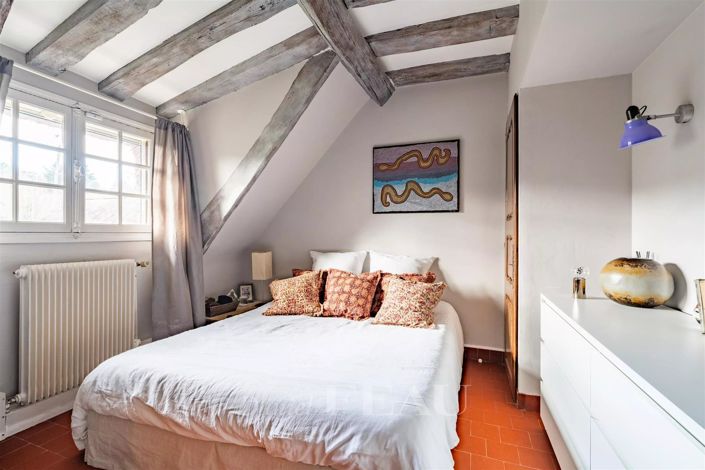 Image No.14-6 Bed House for sale