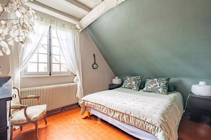 Image No.19-6 Bed House for sale