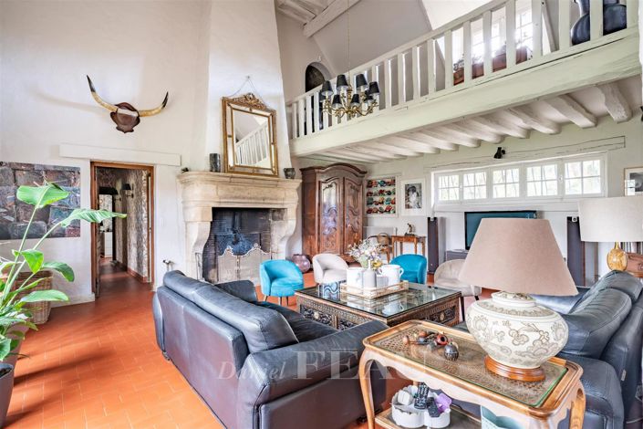 Image No.7-6 Bed House for sale