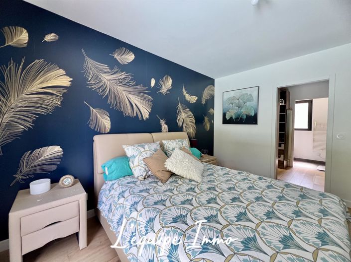 Image No.10-5 Bed House for sale