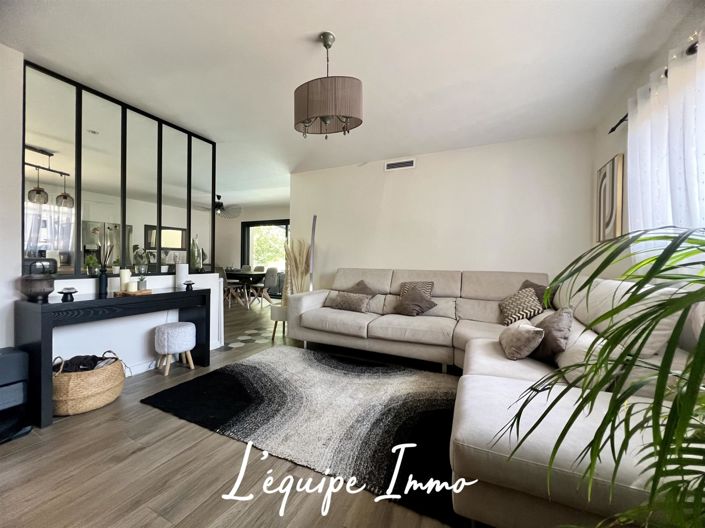 Image No.2-5 Bed House for sale