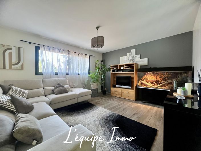 Image No.3-5 Bed House for sale