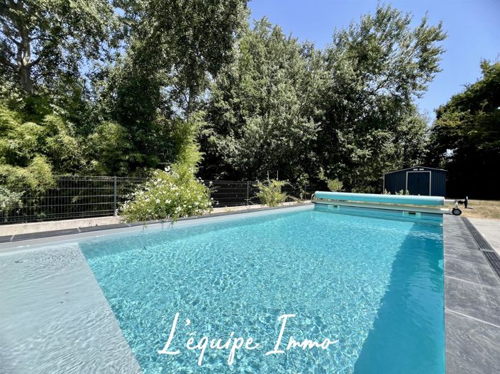 Image No.8-5 Bed House for sale