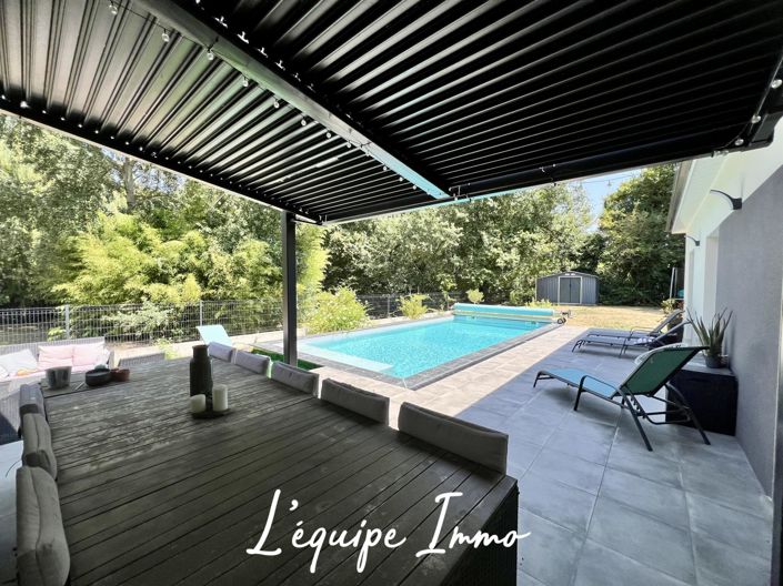 Image No.9-5 Bed House for sale