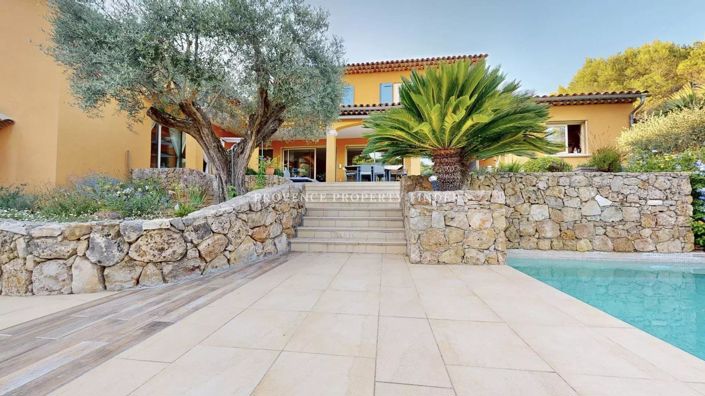 Image No.1-6 Bed House for sale