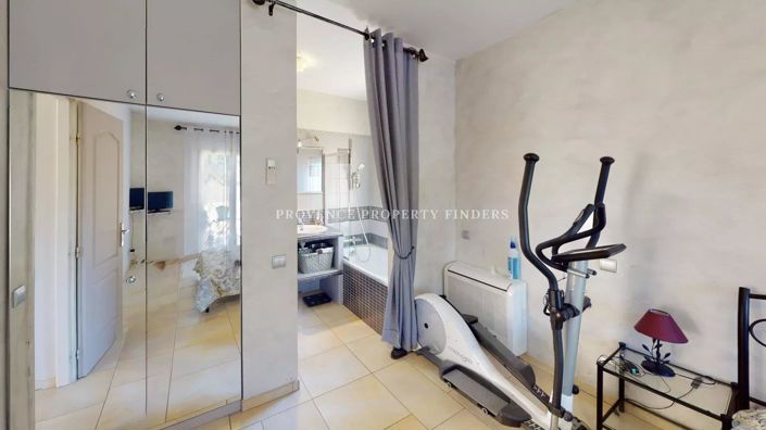 Image No.14-6 Bed House for sale