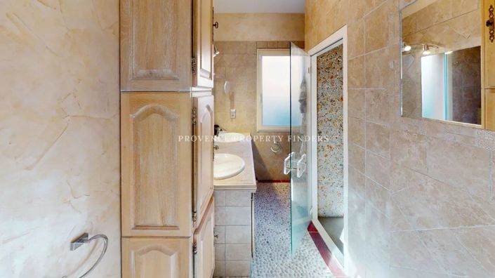 Image No.15-6 Bed House for sale