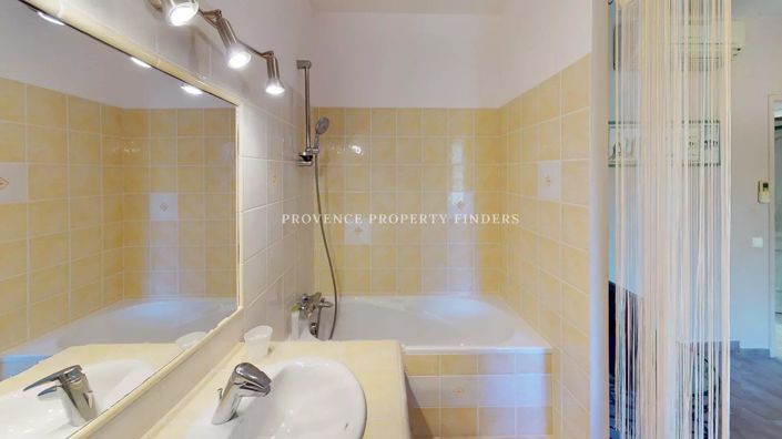 Image No.16-6 Bed House for sale