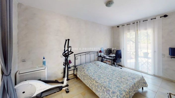 Image No.19-6 Bed House for sale