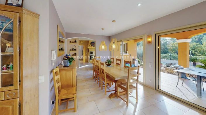 Image No.20-6 Bed House for sale