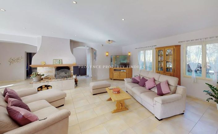 Image No.23-6 Bed House for sale