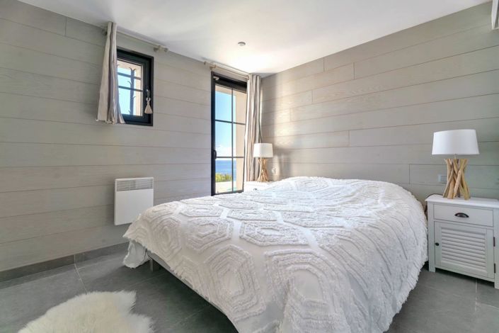 Image No.17-4 Bed House for sale