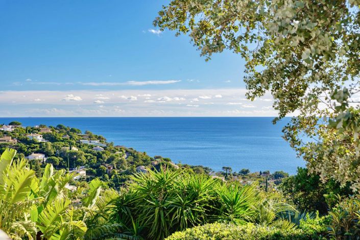 Image No.18-4 Bed House for sale