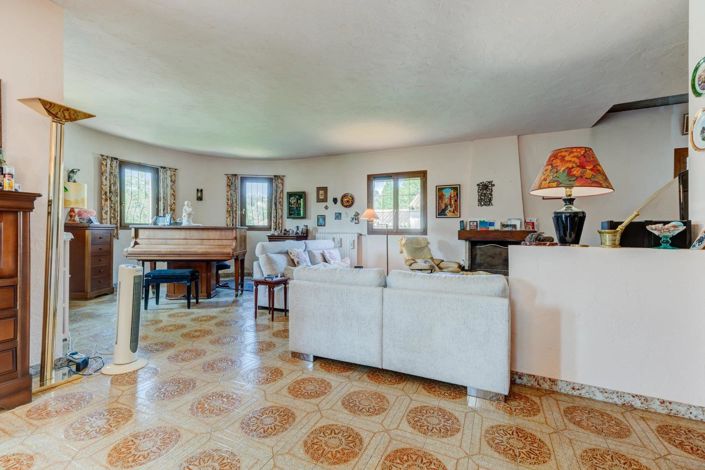 Image No.5-7 Bed House for sale