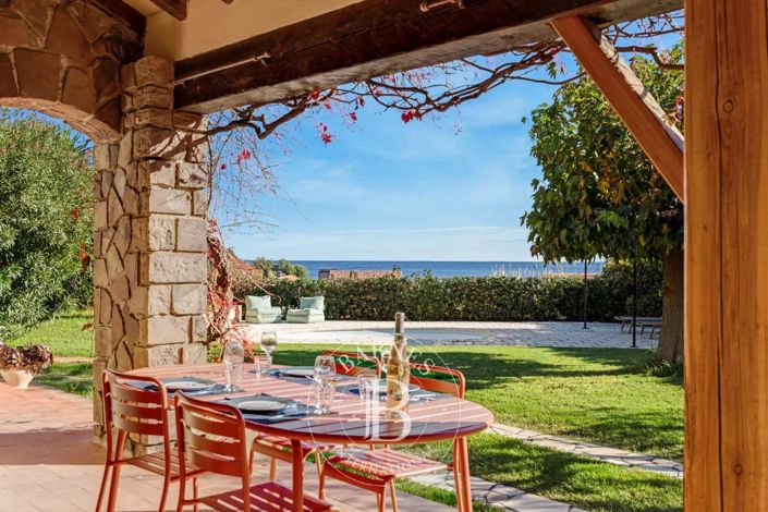 Image No.2-4 Bed House for sale