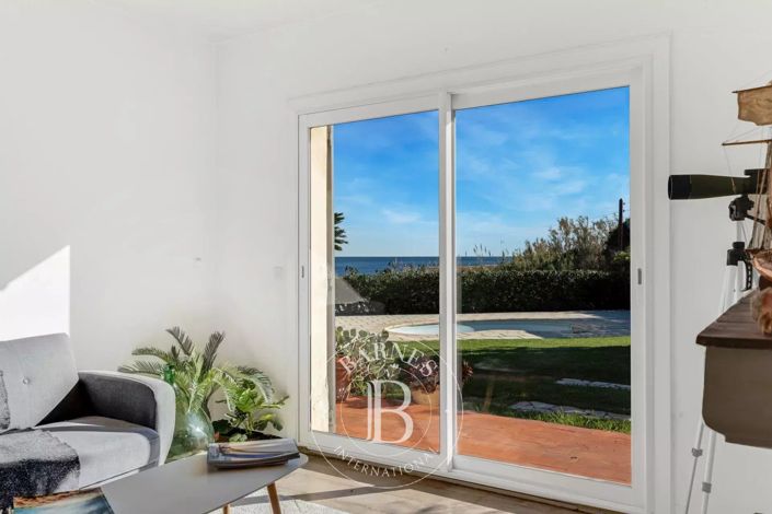 Image No.7-4 Bed House for sale