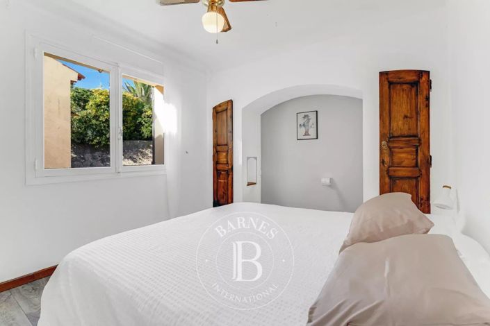 Image No.9-4 Bed House for sale