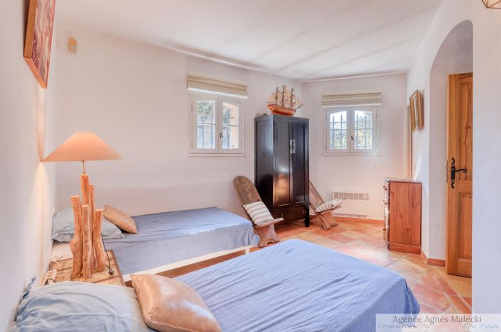 Image No.9-4 Bed House for sale