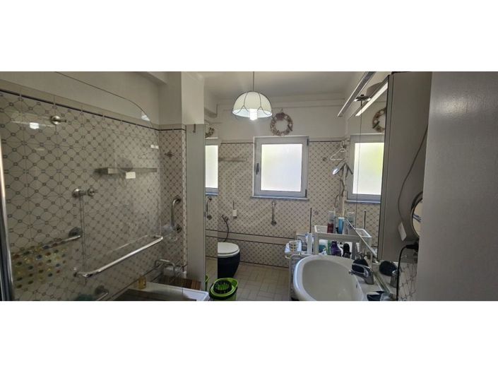 Image No.10-3 Bed Apartment for sale