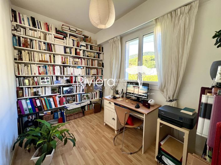 Image No.14-5 Bed House for sale