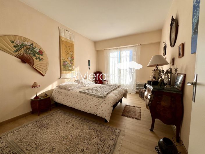 Image No.16-5 Bed House for sale